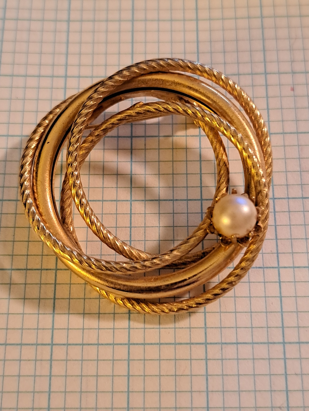 Gold-Tone Pearl Accent Multi-Ring Brooch Pin - Women's Jewelry